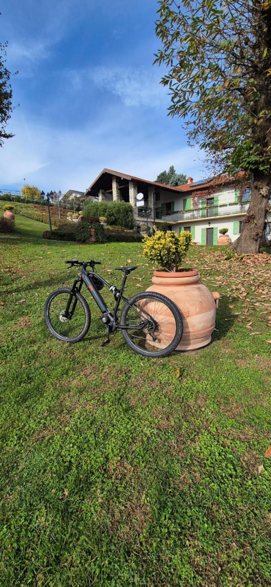 Casale Raffaello B&B Como Albese Con Cassano Exterior photo